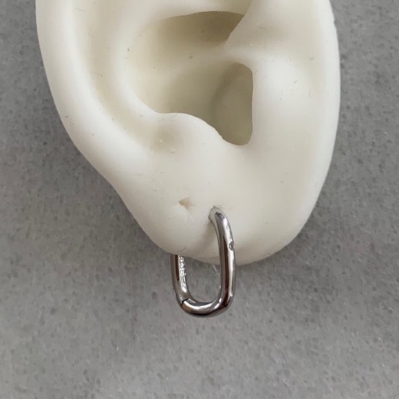 Sterling Silver Crystal Oval Hoop Huggie Earrings Brand New - Picture 3 of 4